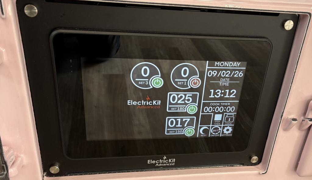 <p>4 Oven Aga with Electric module in Heather.</p><p>14 years old, had minimum usage. Fitted with new chrome tops, lid undersides, new control knobs and door backs on module. Installed with the most UpToDate Eletrickit control system.</p>